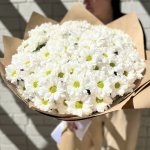 Букет с хризантемами &laquo;Ромашковый гигант&raquo;