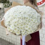 Букет из 51 белой хризантемы  &laquo;Белая зайка&raquo;