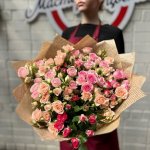 Букет с кустовыми розами &laquo;Свидание в Париже&raquo;