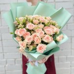 Букет с кустовыми розами &laquo;Розовые чары&raquo;