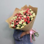 Букет с кустовой розы &laquo;Фирменный&raquo;