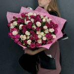 Букет с кустовой розы &laquo;Фирменный&raquo;