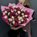 Букет с кустовой розы &laquo;Фирменный&raquo;