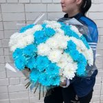 Букет с хризантемами &laquo;Сладкоежка&raquo;