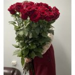 Букет с длинными розами 70 см &laquo;Золотое послание&raquo;