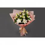 Букет с лилиями &laquo;Светлый&raquo;&lrm;