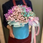 Коробка композиция гипсофилой &laquo;Радуга&raquo;