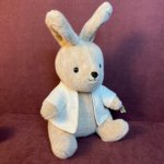 Мягкая игрушка &laquo;Зайка в кофте&raquo;