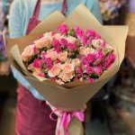 Букет с кустовыми розами &laquo;Розовый поцелуй&raquo;