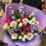 Сборный букет с эустомой и маттиолой &laquo;Лиловый туман&raquo;