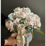 Цветы в коробке &laquo;Легкость&raquo;