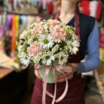 Цветы в коробке &laquo;Отличный день&raquo;