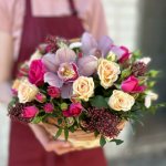 Цветы в корзине &laquo;Элегантность&raquo;