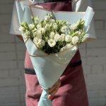 Букет с эустомой &laquo;Простота&raquo;