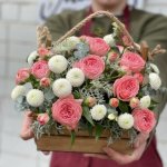 Цветы в корзине  &laquo;Радость встречи&raquo;