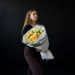 Букет с кустовыми розами &laquo;Розитта&raquo;