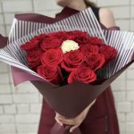Букет с розами &laquo;15 и 1 роза&raquo;