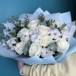 Букет с розами &laquo;Столица&raquo;