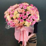 Композиция из цветов   &laquo;Ниа&raquo;