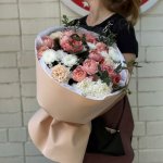 Сборный букет &laquo;Манеж&raquo;