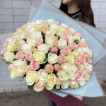 Букет с розами &laquo;Сапфирчик&raquo;