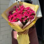 Букет с кустовыми розами &laquo;Язель&raquo;