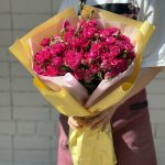 Букет с кустовыми розами &laquo;Язель&raquo;