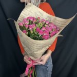 Букет с кустовыми розами &laquo;Воздушный поцелуй&raquo;