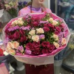 Букет из кустовых роз &laquo;Юльен&raquo;
