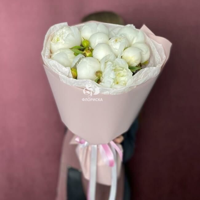 Букет из одиннадцати белых пионов &laquo;Видение&raquo;