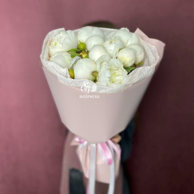 Букет из одиннадцати белых пионов &laquo;Видение&raquo;