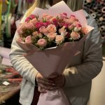 Букет с кустовыми розами &laquo;Ясное утро&raquo;