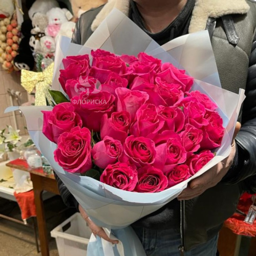 Букет с розами «Июнь» в Сыктывкаре от магазина «Флориска»
