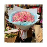 Букет с розами &laquo;Адора&raquo;