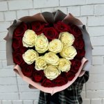 Букет с розами &laquo;Волшебство любви&raquo;