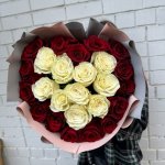 Букет с розами &laquo;Волшебство любви&raquo;