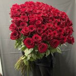 Букет с длинными розами &laquo;Красный бархат&raquo;
