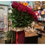 Букет с длинными розами &laquo;Красный бархат&raquo;