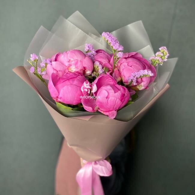 Букет из пяти пионов &laquo;Розовый сюрприз&raquo;