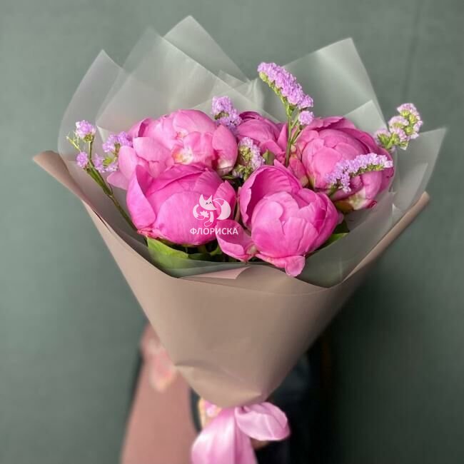 Букет из пяти пионов &laquo;Розовый сюрприз&raquo;