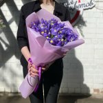 Букет с ирисами &laquo;Арина&raquo;