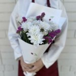 Букет с хризантемой &laquo;Полянка&raquo;