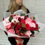 Сборный букет &laquo;Ред Наоми&raquo;