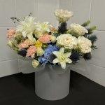 Цветы в коробке  &laquo;Любимая и нежная&raquo;