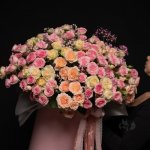 Кустовая роза в коробке &laquo;Нежность&raquo;