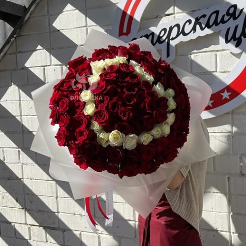Букет с розами « В самое сердце » в Сыктывкаре от магазина «Флориска»