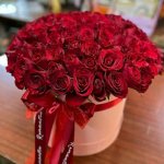 Красные розы в коробке  &laquo;Восторг чувств&raquo;