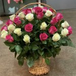 Розы в корзине &laquo;Бриджет&raquo;