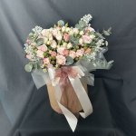 Цветы в коробке &laquo;Царица&raquo;