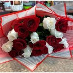 Букет с розами &laquo;Страсть и любовь&raquo;